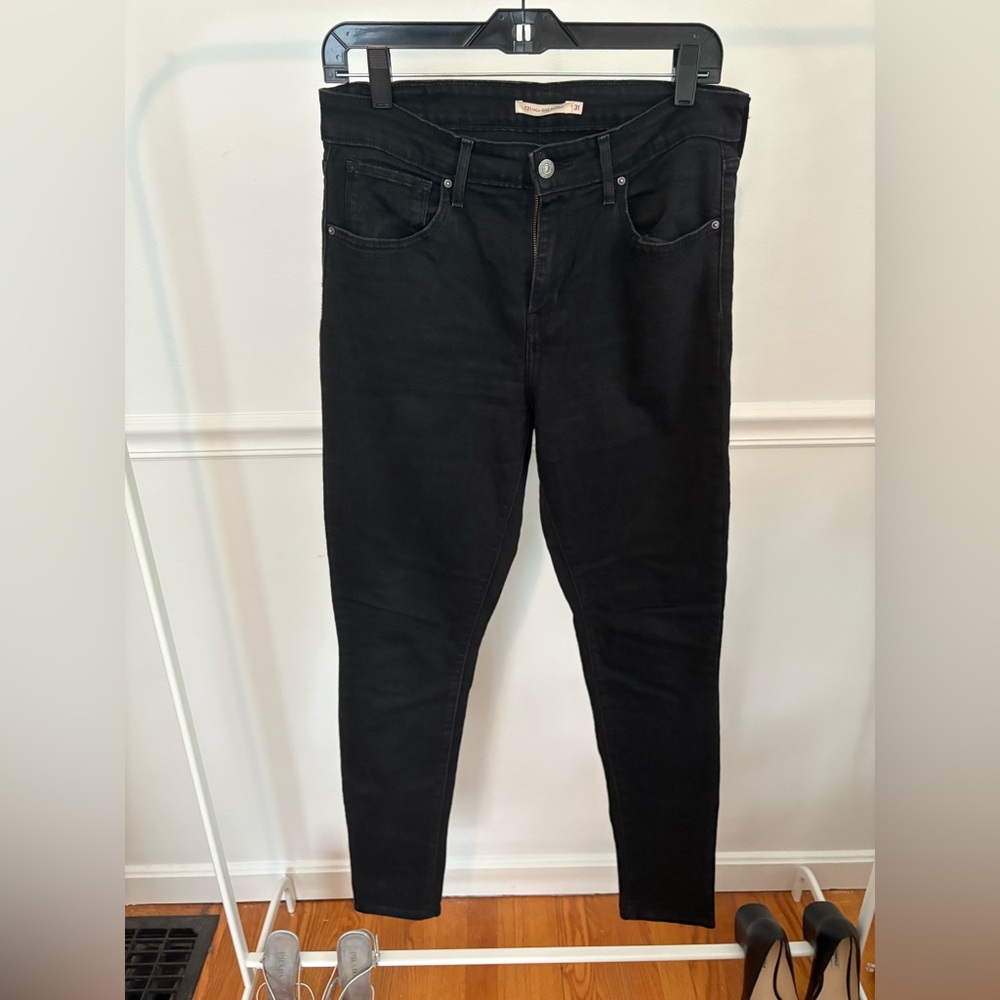 Levi's Black Skinny Jeans Sleek and Stylish